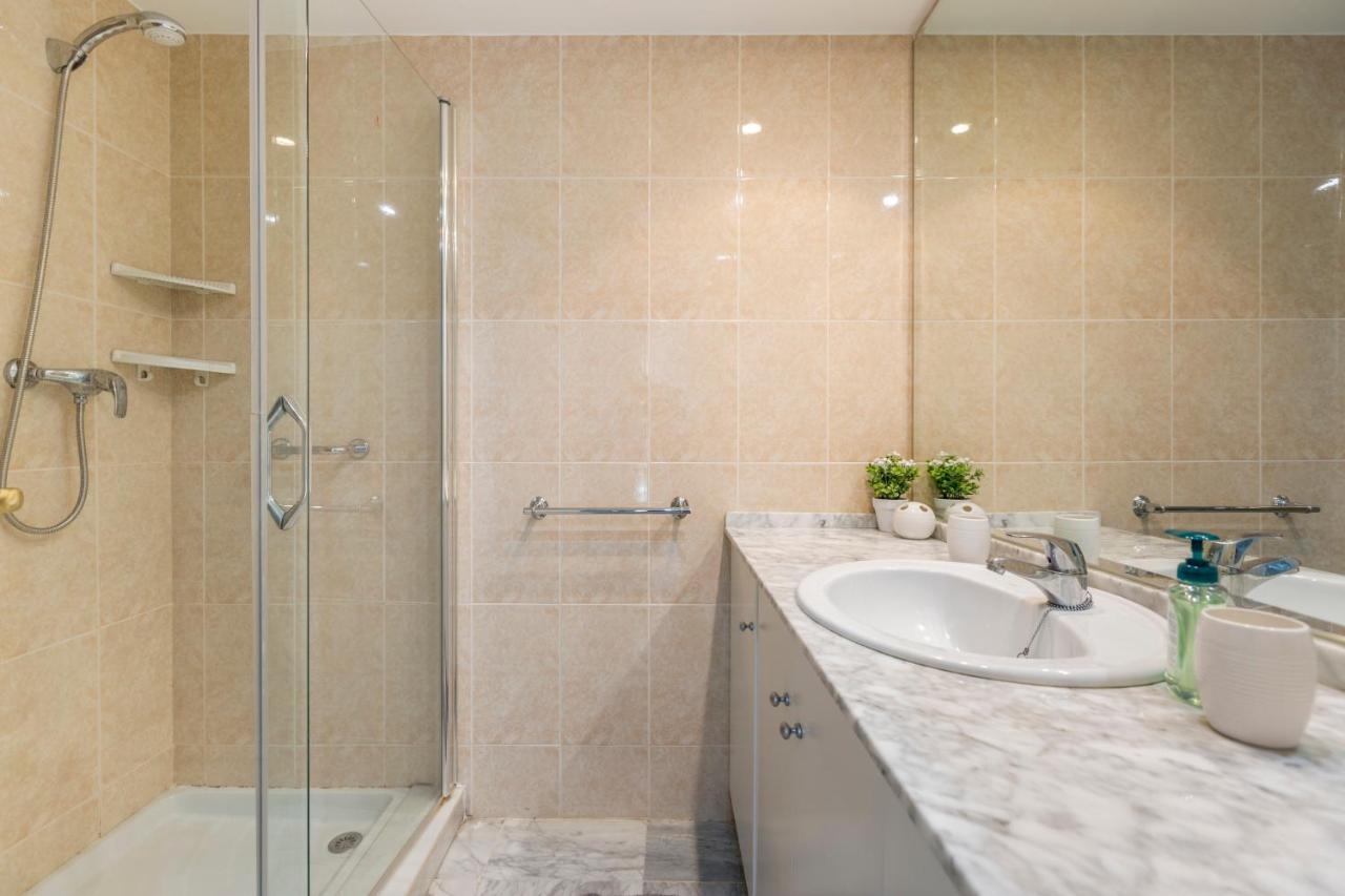 4 Bedroom Apartment In Puerto Banus 150 Meters From The Beach Марбелья Екстер'єр фото